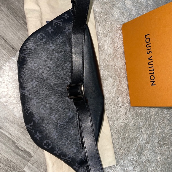 Louis Vuitton - Picture 7 of 7